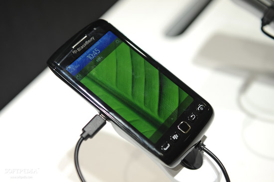 BlackBerry-9860-man-hinh