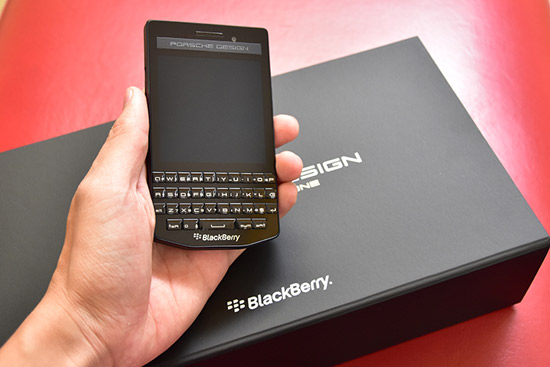 BlackBerry-Porsche-Design-P'9983-graphite-cau-hinh