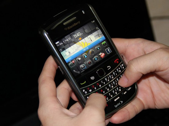 Blackberry-9650-man-hinh