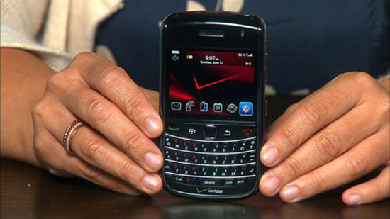 Blackberry-9650-tren-tay