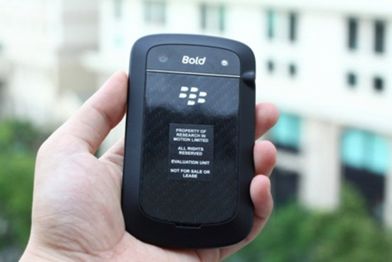 Blackberry-9900-camera