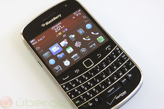 Blackberry-9900-man-hinh