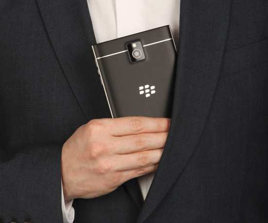 Blackberry-Passport-camera