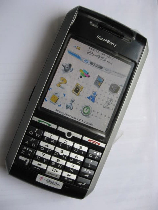 BlackBerry-7130-man-hinh