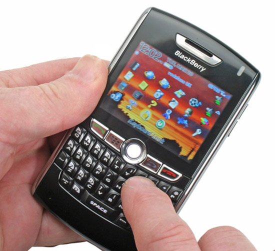 Blackberry-8800-man-hinh