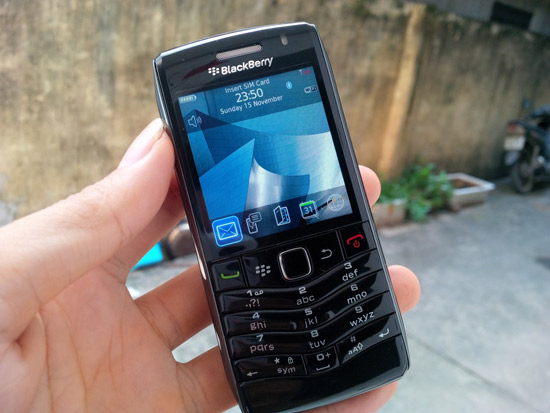 Blackberry-9100,-9105-man-hinh