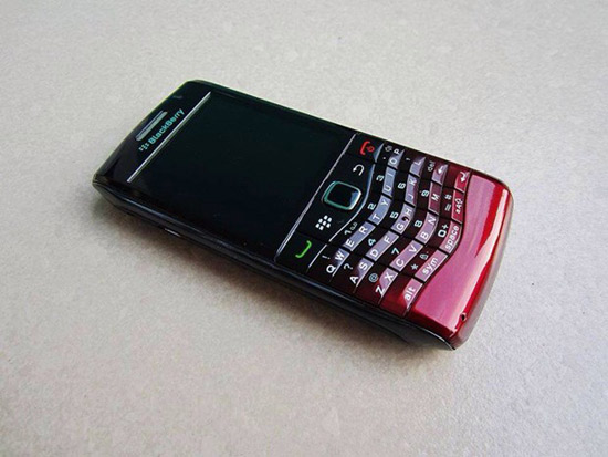 Blackberry-9100,-9105-thiet-ke