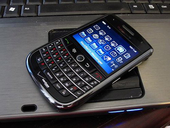 Blackberry-9630-(Tour)-hieu-nang