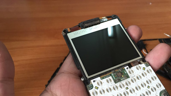 thay-man-hinh-blackberry-8800