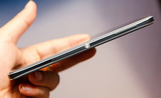 blackberry-dtek50-thiet-ke