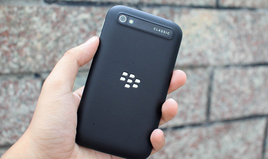 blackberry-classic-cu-nap-lung