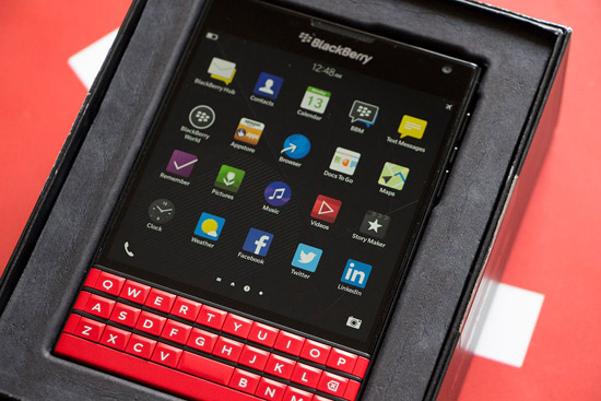 blackberry-passport-do-cu-man-hinh