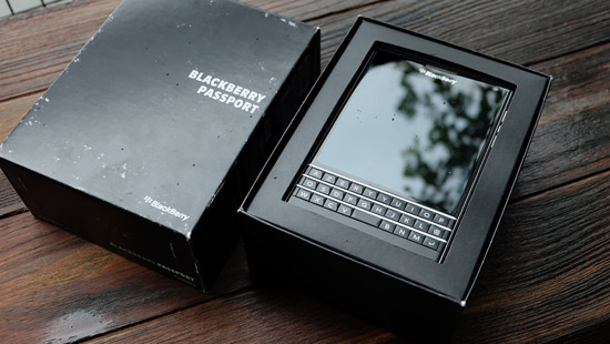 blackberry-passport-phap-gia-re