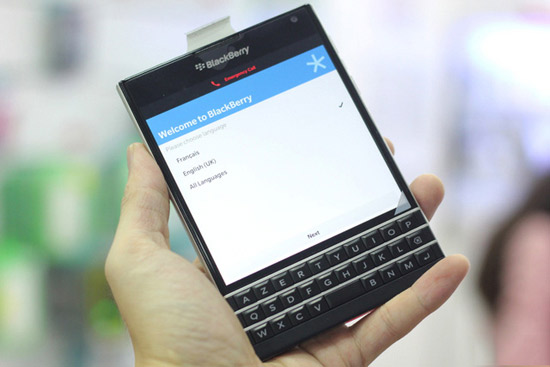 blackberry-passport-phap-man-hinh