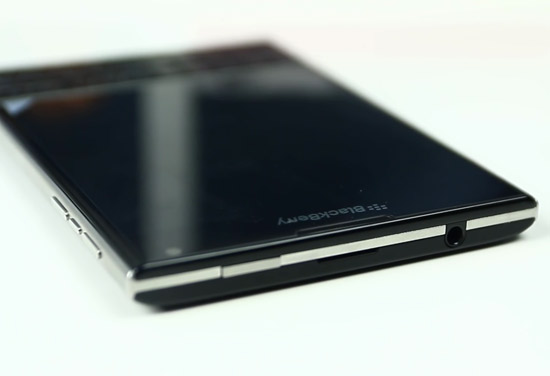 blackberry-passport-xach-tay-phap-thiet-ke-2