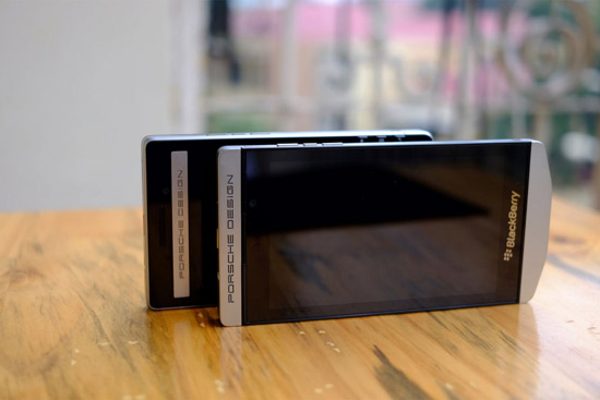 blackberry-porsche-design-p9982-cu-thiet-ke