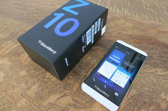 blackberry-z10-trang-box