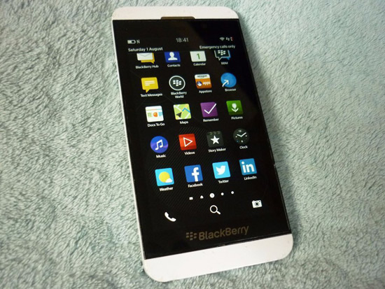 blackberry-z10-trang-gia-re