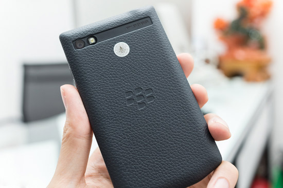 porsche-9983-graphite-cu-camera