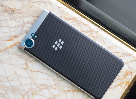 blackberry-mercury-dtek70-mat-lung
