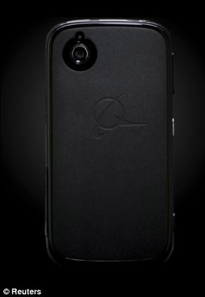 boeing-black-smartphone-thiet-ke