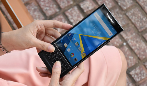 ban-phim-vat-li-tren-smartphone-1