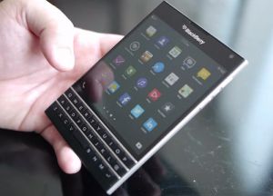 [Hỏi Đáp] Vì sao BlackBerry Passport không kết nối với máy tính, không đổ chuông, không cài được Facebook ?