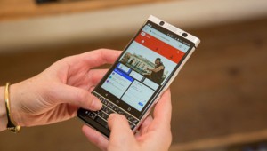 Hỗ trợ nhiều ngôn ngữ trên Android Nougat - BlackBerry KEYone