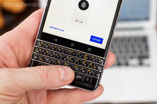 BlackBerry-KEYone-giam-gia