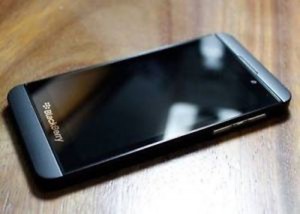 Z10 là một mẫu điện thoại BlackBerry thế hệ đầu và độ bền rất cao