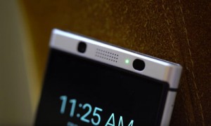 Tủy chỉnh đèn LED RGB hiện thông báo trên BlackBerry KEYone?