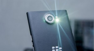 Những công dụng hữu ích của đèn flash trên điện thoại BlackBerry