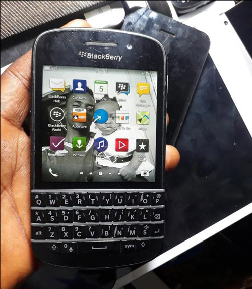 review-blackberry-q10-black-2