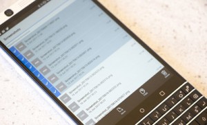 Ứng dụng quản lý tệp tin trên BlackBerry Priv và KeyOne khá giống với BlackBerry 10