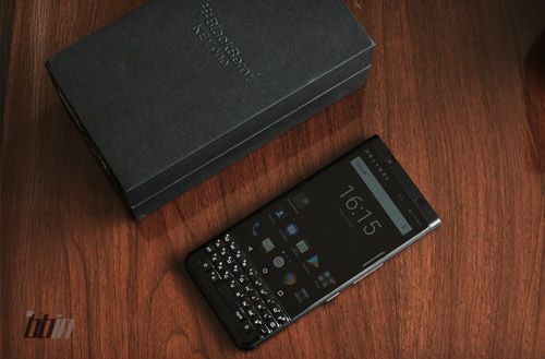 KEYone_3