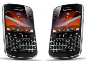 So sánh BlackBerry 9900 và 9930