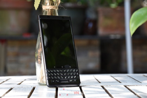 blackberry-keyone-limited-2