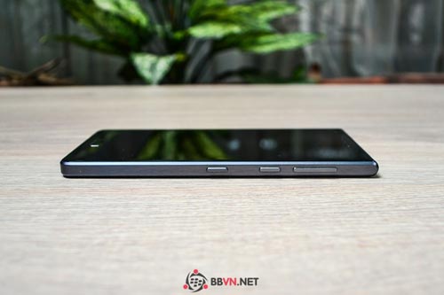 blackberry-motione-canh-phai
