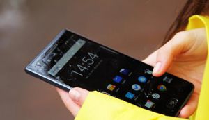 Các video Review, trên tay BlackBerry Motion lan truyền khá nhiều