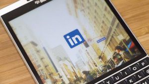 Linked10 cập bến để thay thế ứng dụng LinkedIn chính thức trên BlackBerry 10