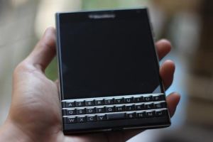 BlackBerry Passport xách tay đang là những phiên bản Passport cuối cùng trên thị trường