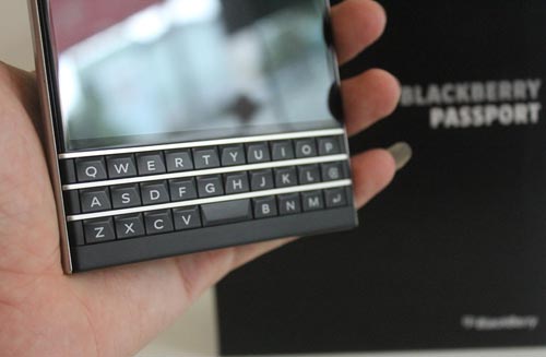 blackberry-passport-xach-tay-2