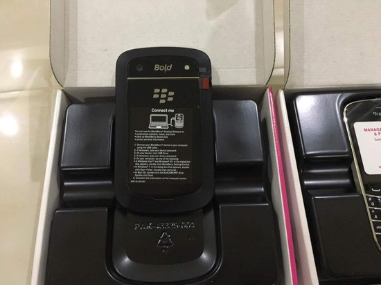 blackberry-bold-9900-new-2.