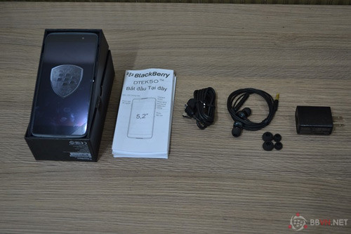 tai-nghe-blackberry-dtek50
