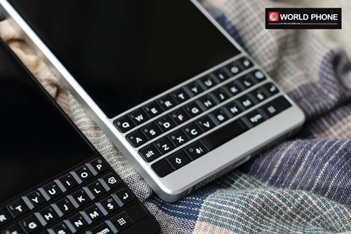 thay-man-hinh-blackberry-key2-3