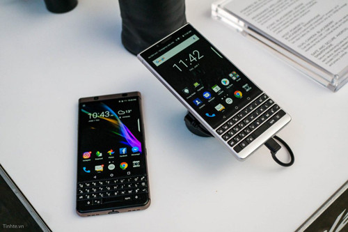 blackberry-keytwo-3