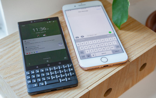 so-sanh-key2-va-iphone-8-4