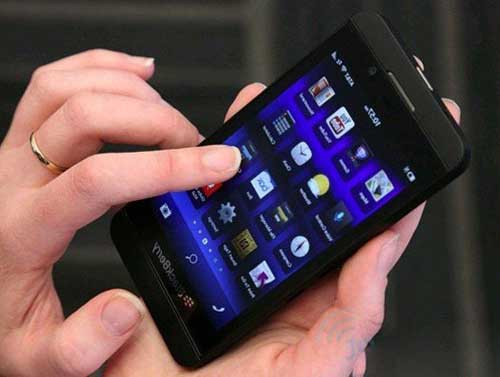 mua-blackberry-z10-cu-3