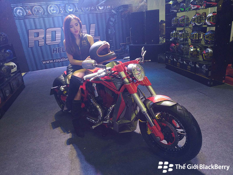 Trời tối sẽ không còn là yếu điểm đối với blackberry keyone